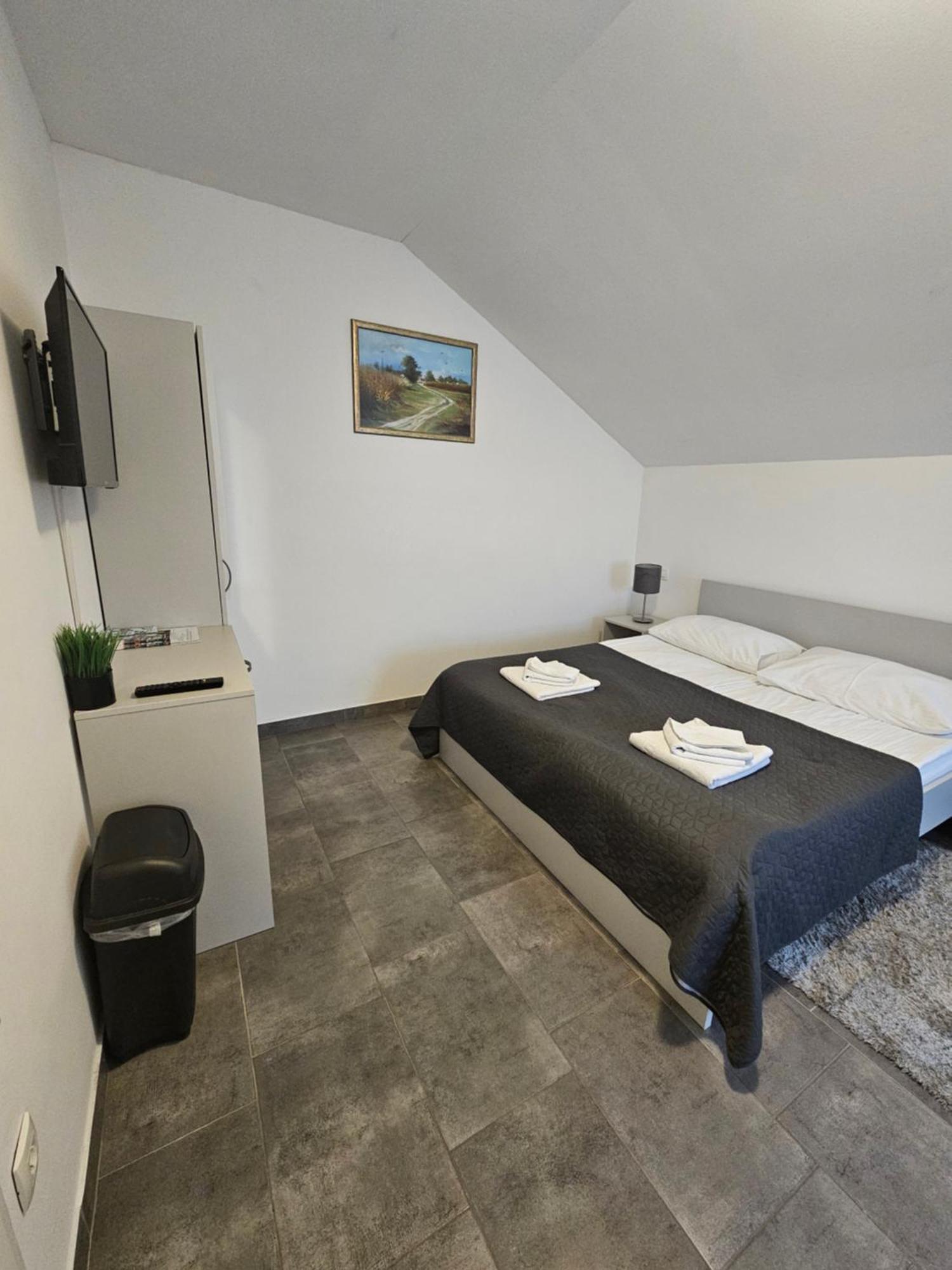 Filipovic Rent A Car & Apartments Selnica Scitarjevska Bagian luar foto