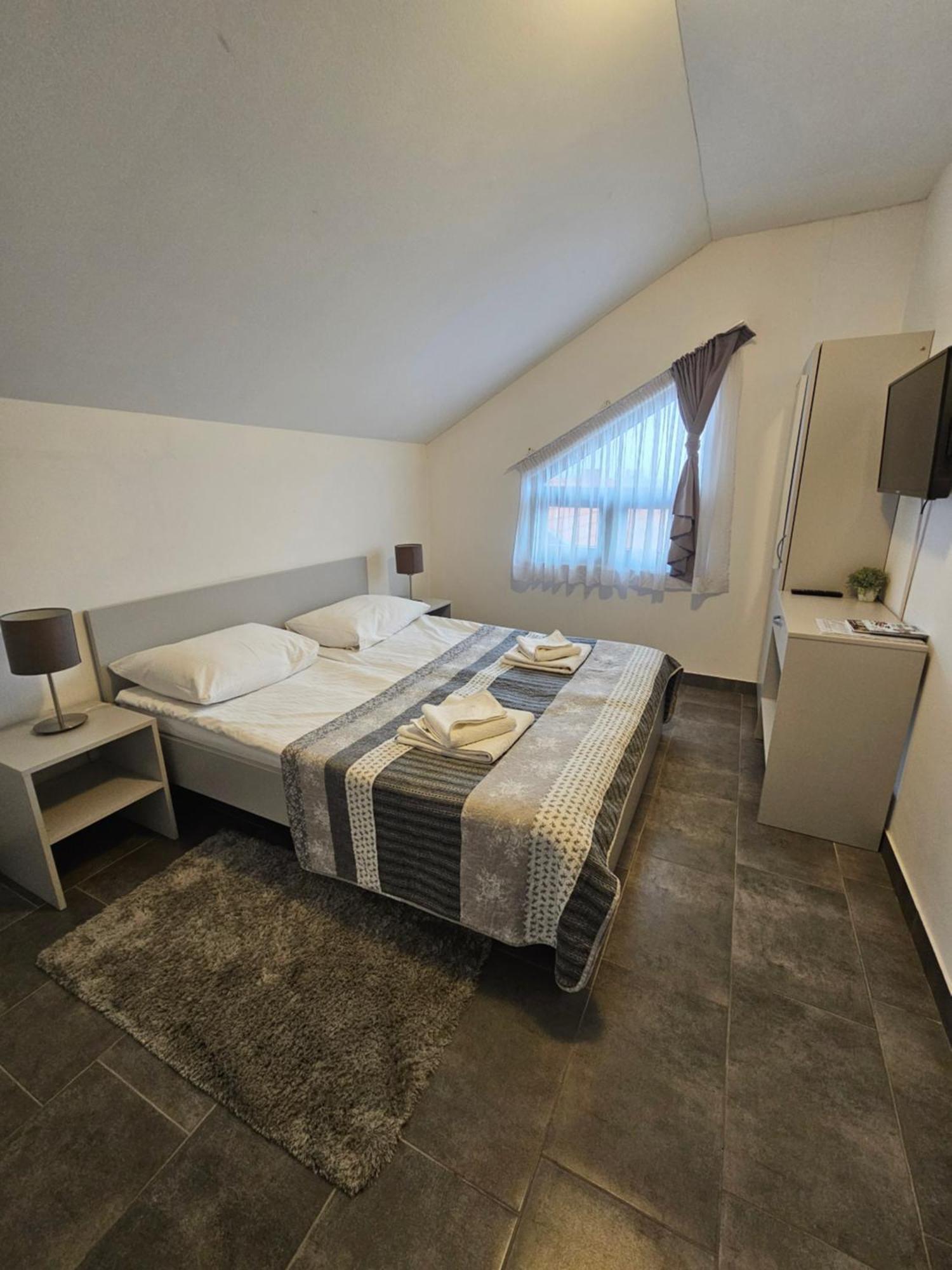 Filipovic Rent A Car & Apartments Selnica Scitarjevska Bagian luar foto