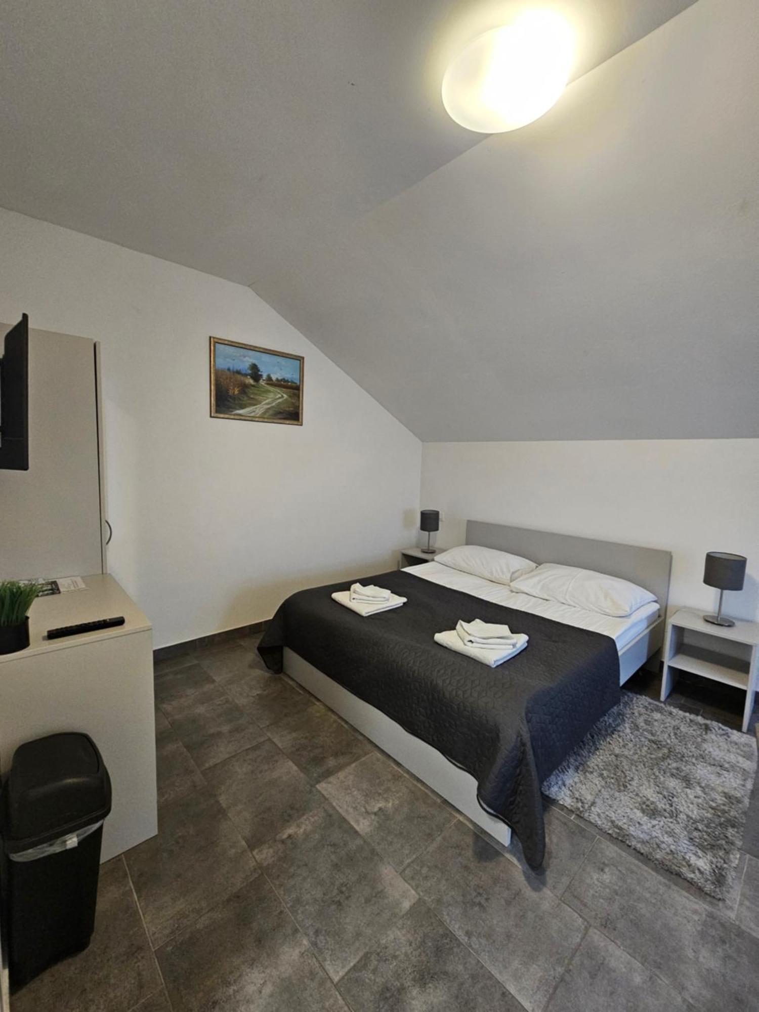 Filipovic Rent A Car & Apartments Selnica Scitarjevska Bagian luar foto