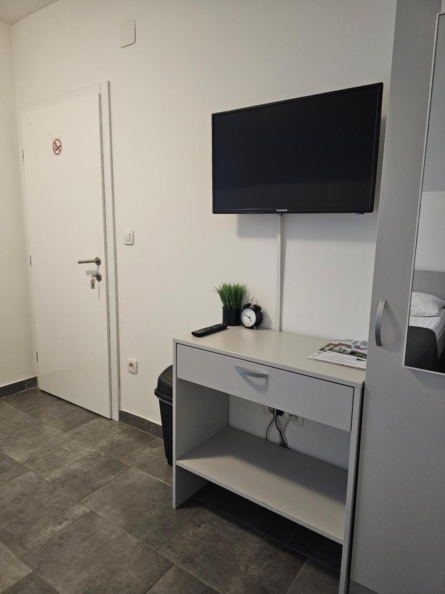 Filipovic Rent A Car & Apartments Selnica Scitarjevska Bagian luar foto